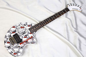 Hello Kitty Fernandes ZO-3HK Mini guitar with built-in amplifier Rare