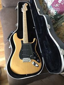 2004 Fender Stratocaster Electric Guitar Butterscotch Blonde