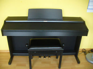 Roland RP 301  Digital- Piano Elektronisch mit Hocker