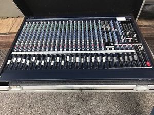 Yamaha MG24/14fx Mixer Sound Board With Road Ready Case