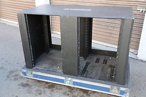 R & R 28 space Extra Large Deep Tour Flight ATA Rack Road Amp Case  w/Wheels 24