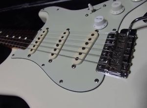'82 FENDER STRATOCASTER