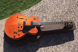 Circa 1993 Yamaha AES 1500 Semi-Hollow Body Jazz Guitar w / Case!