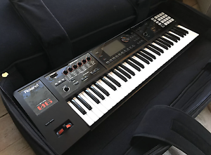 Roland FA-06 61-key Music Workstation
