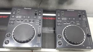 Coppia di lettori Pioneer CDJ 350, perfetti, completi di scatole e manuali.