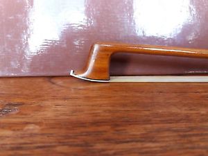 FINE SILVER MOUNTED VIOLIN BOW STAMPED  ÉMILE FRANCÄIS PARIS