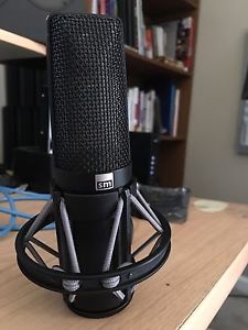 Sanken CU-44x Condenser Microphone with power supply