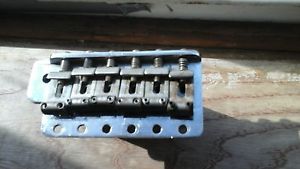 Fender  stratocaster  tremolo  bridge