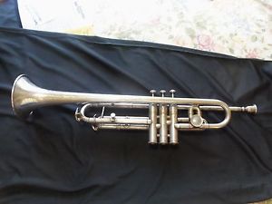 1930s c.g.conn Bb  trumphet ser.# 274129 one piece horn gold washed bell