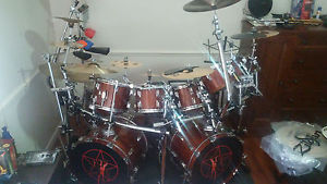 Tama Superstar 80's Vintage Neil Peart Replica 1983. (11 Pieces) plus tom holder