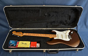* * * 1982 Fender Dan SMITH Stratocaster - S P E T T A C O L A R E !!! * * *