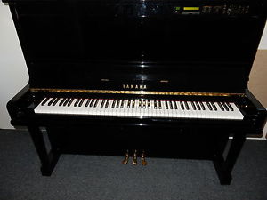 YAMAHA U3 DISKLAVIER UPRIGHT PIANO. JUST 20 YEARS OLD WITH FULL 5 YEAR GUARANTEE