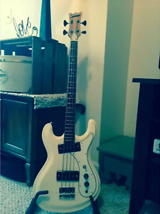 Univox Hi Flier 1970 White Bass