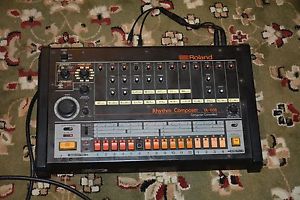 ROLAND TR- 808 RHYTHYM COMPOSER ANALOG DRUM MACHINE