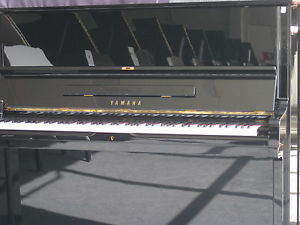YAMAHA U2 Klavier von 1973 im Kundenauftrag