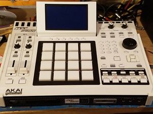 Akai MPC 2500 XL JJOS128, WHITE MAXED OUT +++ AND CASE