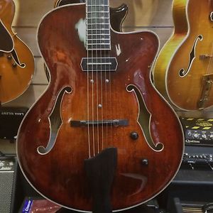 Eastman 905ce Carved Custom Charlie Christian Electric 16 Archtop Guitar