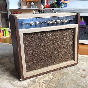 Vintage 1960s Montgomery Ward (Valco) amp model 62 9033 Supro 1624t