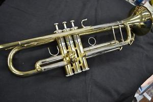 YAMAHA YTR8335H Trumpet Used w / Hardcase
