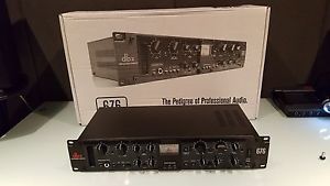 dbx 676 - tube pre +  eq +  compressor