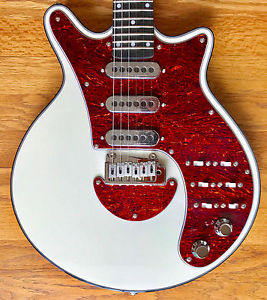 Brian May Guitar The BMG Special - White with Grover locking tuners