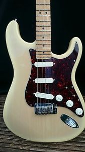 1994 USA Fender Stratocaster PLUS DELUXE 40th anniversary