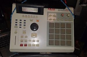Akai MPC 2000XL 100MB ZIP Drive FULLY SERVICED MAXED RAM 8 OUT EXPANSION