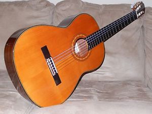 TERRIFIC VINTAGE EICHI KODAIRA EL300 (630MM) CLASSICAL GUITAR IN MINT CONDITION