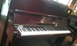 Yamaha U1 48" Piano MAHOGANY Nice tone.HURRY! /FREE DELIVERY/TUNING. EAST USA