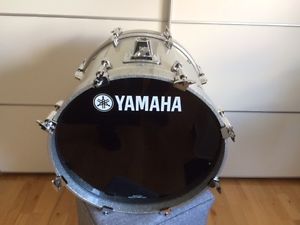 Yamaha Maple Custom Absolute Bass Drum '18x14' Silver Sparkle