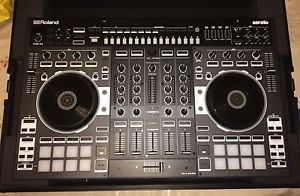 Roland DJ-808 with Odyssey FZRODJ808BL Flight Case