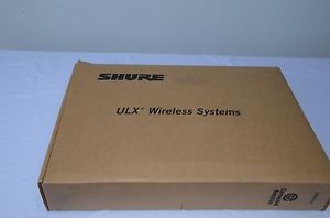Shure ULXP124/58-M1 Wireless Microphone Package #1