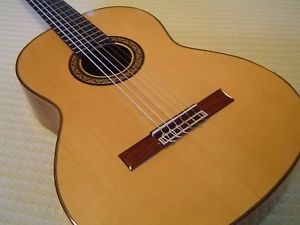 VV: RARE Amalio Burguet classical guitar, made in Spain, signed, nice HSC, DEAL