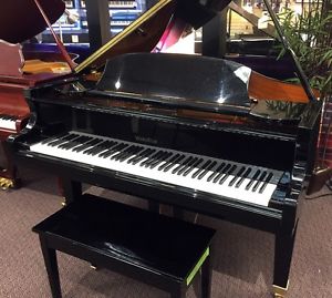 Absolutely Beautiful Shiny Black Lacquer Wurlitzer Baby Grand Piano