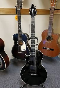 Jackson Pro Monarkh Left handed in jet Black