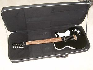 Vintage Silvertone Guitar U1 Dolphin Nose 1419 Danelectro 1961 very clean w/case