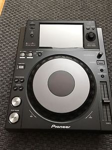 Two pioneer xdj 1000 Mint Condition