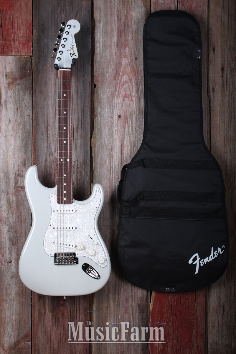 Fender® Special Edition Stratocaster Electric Guitar Strat White Opal w Gig Bag