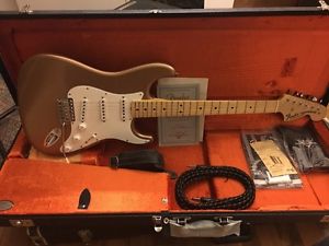 Fender Stratocaster Greg Fessler Masterbuilt relic gold firemist 1969 model