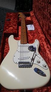 1998 Fender Voodoocaster Stratocaster Olympic White
