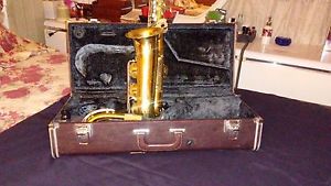 Gold Yamaha Student horn Preowned for sale this is an Alto Sax