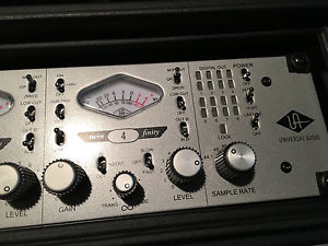 Universal Audio 4-710d 4-channel Tube FET Preamp and DI Mic Pre