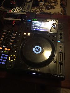 Pioneer CDJ-2000 DJ Turntable