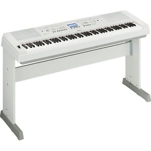 Yamaha DGX-650 White    SPECIAL PRICE