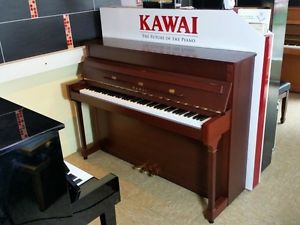 Sehr gut erhaltenes Klavier von Kawai - überholt und gestimmt