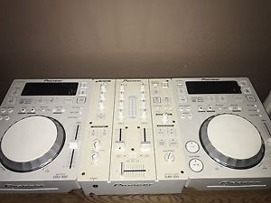 Two Pioneer CDJ 350 And Pioneer DJM350 Mixer Set!!!! WHITE LIMITED EDITION
