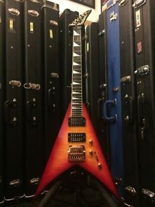 Jackson KV Pro Dave Mustaine Cherry Sunburst King V