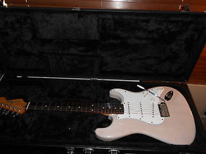 Fender Custom Build Stratocaster Mary Kaye finish w/ pro-series case