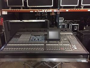 Yamaha PM5D-RH in R&R Case Yamaha PM5D with PW800W power supply