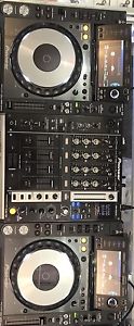 PIONEER NEXUS  PAIR Of CDJ 2000 NEXUS - DJM 750 MIXER BLACK